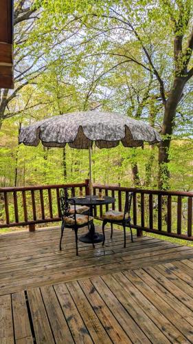 Log cabin- Lake- kayaks- close to South Haven in Paw Paw