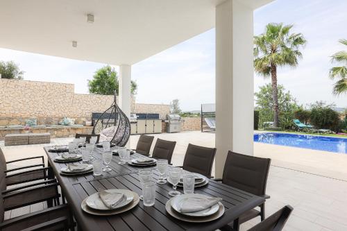 Facilities, Villa Moroz - BY BEDZY in Almancil Town Center