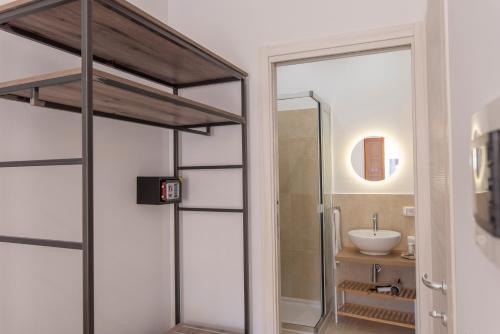Double Room with Balcony image 4