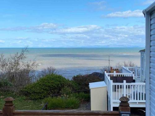 Caravan with Uninterrupted Sea Views - Large Deck - Havens Quay West New Quay West Wales