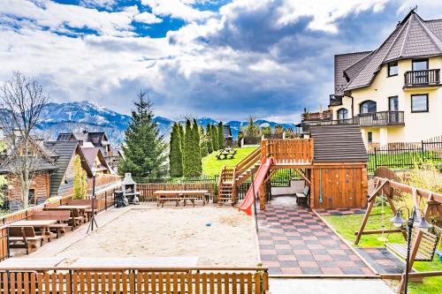 ที่เที่ยวใกล้ที่พัก, Gorski Palacyk Kompleks obiektow in กอสซีลิสโก