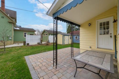 Peaches and Beach - Only 3 blocks to South Beach