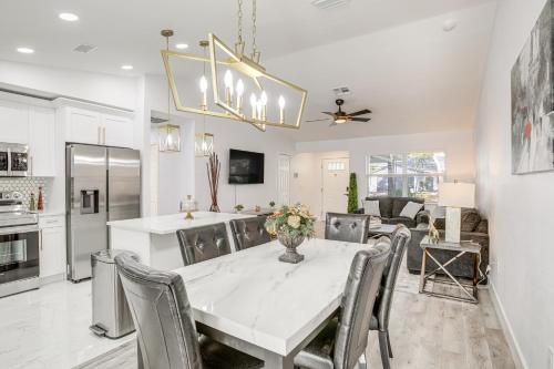Roomy Largo Home with Screened Patio and Private Pool! Roomy Largo Home with Screened Patio and Private Pool!
