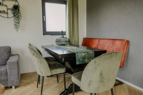 Létesítmények, Luxe chalet op minicamping in waarde met sauna in Kruiningen