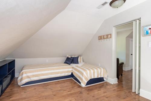 Beautiful vacation rental located 6 blocks from Lake Michigan and Kids Corners Park! in South Haven, USA