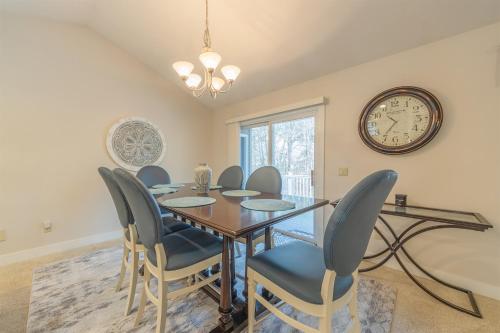 Bed & Birdie - New Vacation Rental - Close to golf course & downtown in Saugatuck, USA