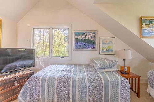 The Studio - Lake Michigan Access - New Vacation Rental - image 4