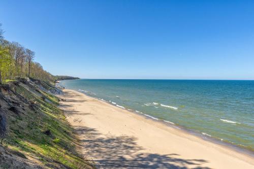 The Studio - Lake Michigan Access - New Vacation Rental - image 8