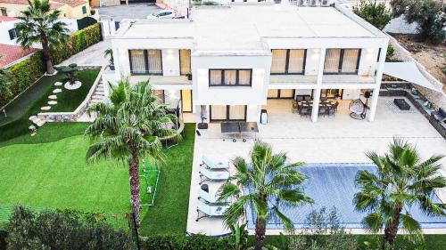 Exterior view, Villa Moroz - BY BEDZY in Almancil Town Center