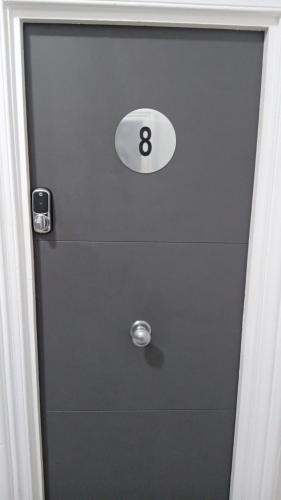 Single Room with Private Bath Free Street Parking Near LFC No Breakfast, Liverpool (photo 6)