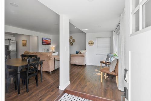 Timber Lodge - Short distance to downtown, beaches, and breweries in Douglas, USA