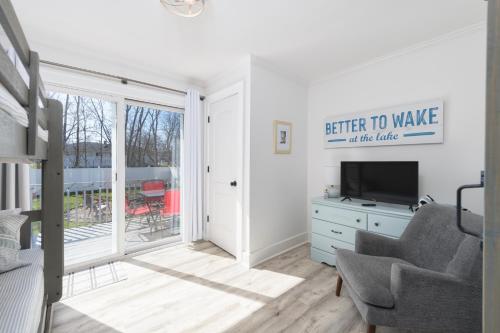 Perfect cottage for a quiet getaway with fire pit in South Haven, USA