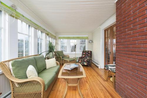 Clinton Street Retreat -Dog Friendly- Close to downtown in South Haven, USA