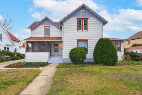 Clinton Street Retreat -Dog Friendly- Close to downtown in South Haven, USA