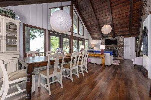 Glenora Bluffs - private lake access - pet friendly in Glenn, USA