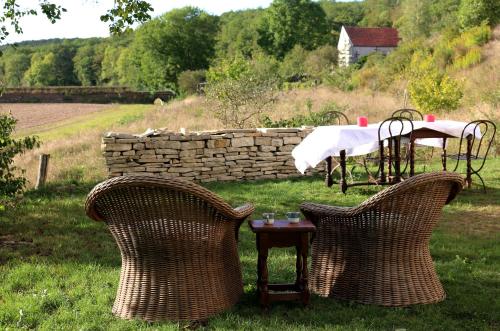 Aed, Manoir de Pimelles-Bourgogne-Chablis-2h15 Paris in Tanlay