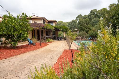 Buitenkant, 1000m² 5 slaapkamer, 2 privé badkamer Vrijstaande woning in Seacliff (Sandy Pool Shack) in Seacliff