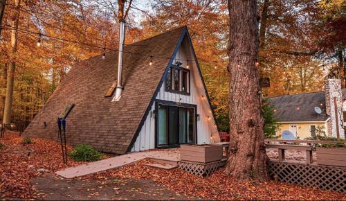 Maple Haven, A-frame cabin, Beach Access