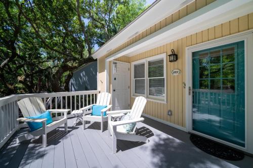 523 Tarpon Pond in Johns Island, USA