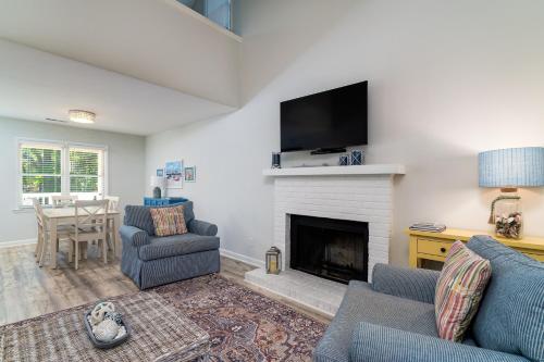 523 Tarpon Pond in Johns Island, USA