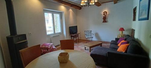 Appartement centre village médiéval Bormes-les-Mimosas, 1 chambre, 3 personnes