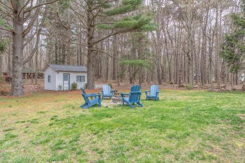 Silver Woods - New Vacation Rental - Lake Access Half a Mile away in Fennville, USA