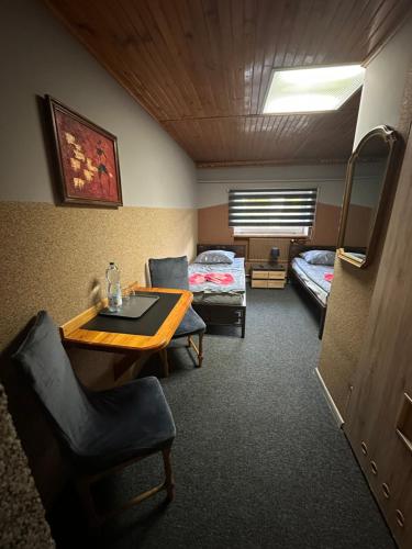 2 twin beds