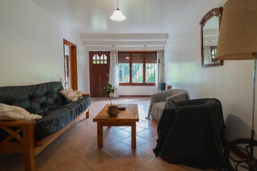 Florisbelo Acosta & Gorriti in Barrio Los Pinares