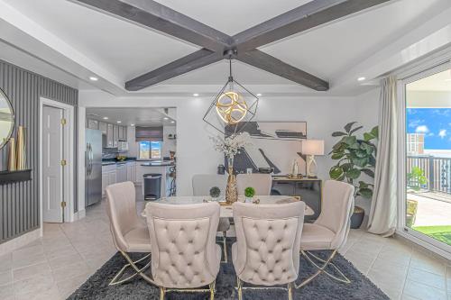 Breathtaking Penthouse At Holiday Towers! Stunning Views! Breathtaking Penthouse At Holiday Towers! Stunning Views!