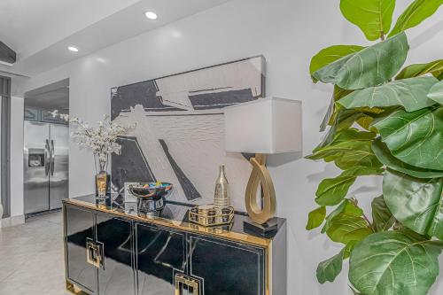 Breathtaking Penthouse At Holiday Towers! Stunning Views! Breathtaking Penthouse At Holiday Towers! Stunning Views!