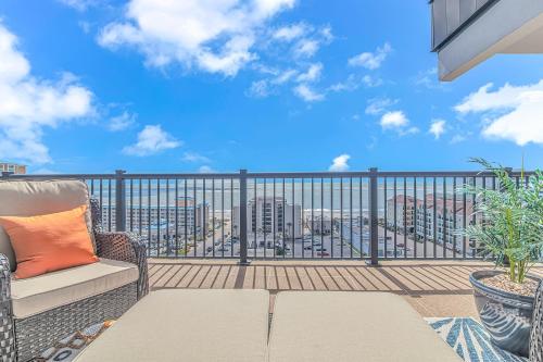 Breathtaking Penthouse At Holiday Towers! Stunning Views! Breathtaking Penthouse At Holiday Towers! Stunning Views!