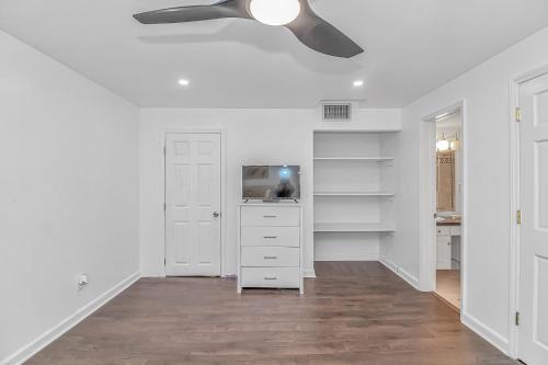 Breathtaking Penthouse At Holiday Towers! Stunning Views! Breathtaking Penthouse At Holiday Towers! Stunning Views!