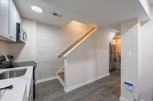 Updated 2BR Apartment with Free Parking in DC