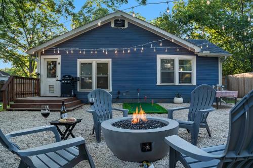 Blue Bungalow - Fire Pit Yard Games & more in Fredericksburg, USA