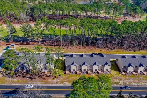Southern Pines Golf Course Townhome with Deck!