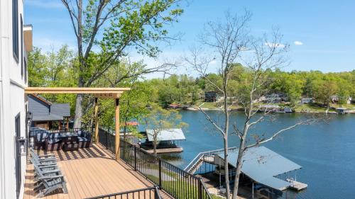 Grants Point Lake House in Williamstown, USA