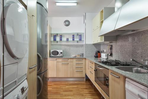 Uma Suites Ronda Universitat 35 - image 6