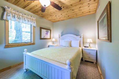 Gebhard Chalet - Charming, private, beachfront chalet nestled in a wooded dune on Lake Michigan in Coloma, USA