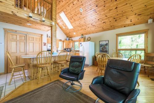 Gebhard Chalet - Charming, private, beachfront chalet nestled in a wooded dune on Lake Michigan in Coloma, USA