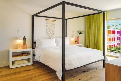 room detail thumbnail 1