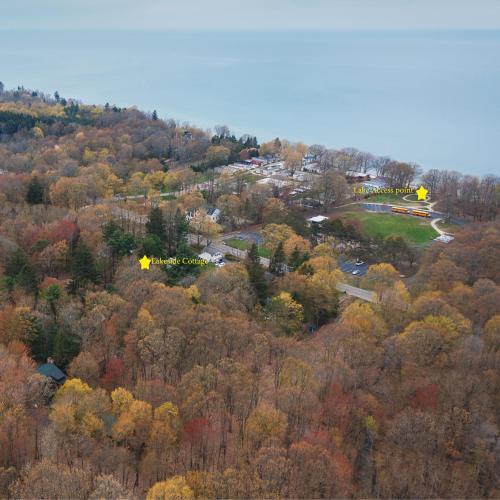 Lakeside Cottage - Right across of Westside County Park with lake access in Douglas (MI)