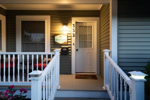 For Pete's Sake - private pickleball court & 2 blocks to beach!