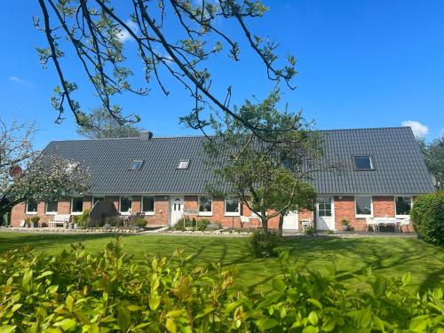 House Louise. in Risum-Lindholm