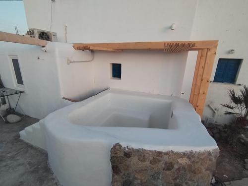 PEQUEÑA CASA CERCA DE MIKONOS CIUDAD