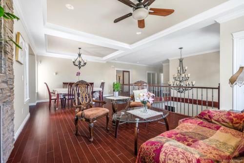 Cozy Share Home 3BD Suite in Coquitlam in Coquitlam, Canada