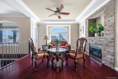 Cozy Share Home 3BD Suite in Coquitlam in Coquitlam, Canada