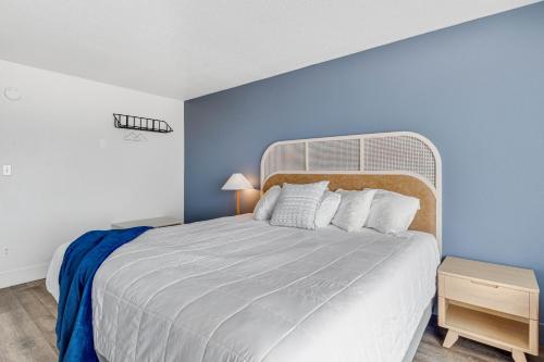 Standard Queen Room image 10