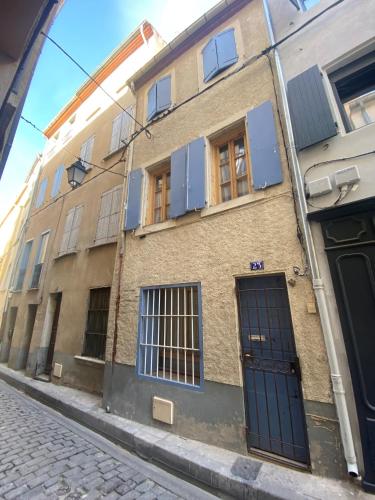 Immersion au Centre historique de Ceret - Location saisonnière - Céret