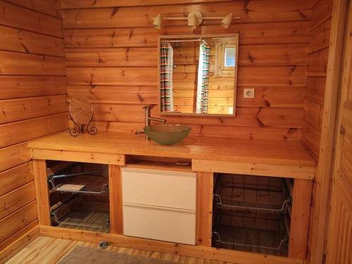 Cosy bright wooden house in Ariege mountains