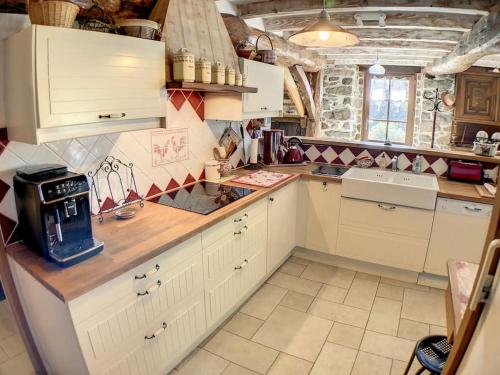 La Grange d'Ardichen vue sur les montagnes in Aleu